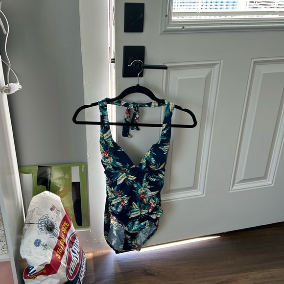 NWT Halter style swimsuit - Picture 1 of 8